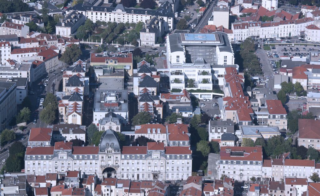 Vue aérienne de l'hôpital central