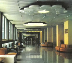 Photo du hall de l'hôpital d'adulte après sa construction