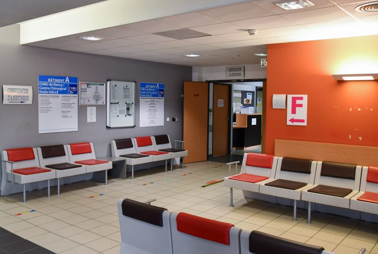 Salle d'attente du bâtiment A