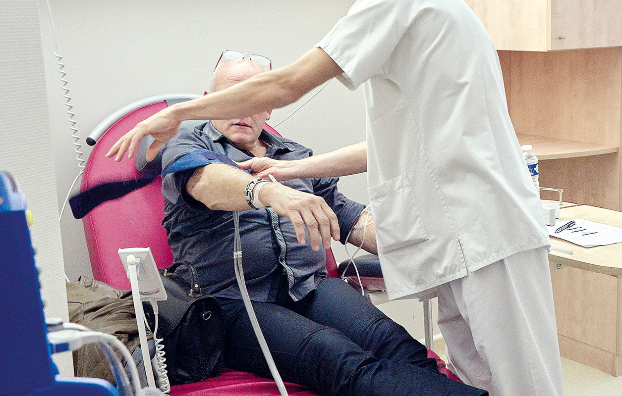 Patient recevant un soin en UMA
