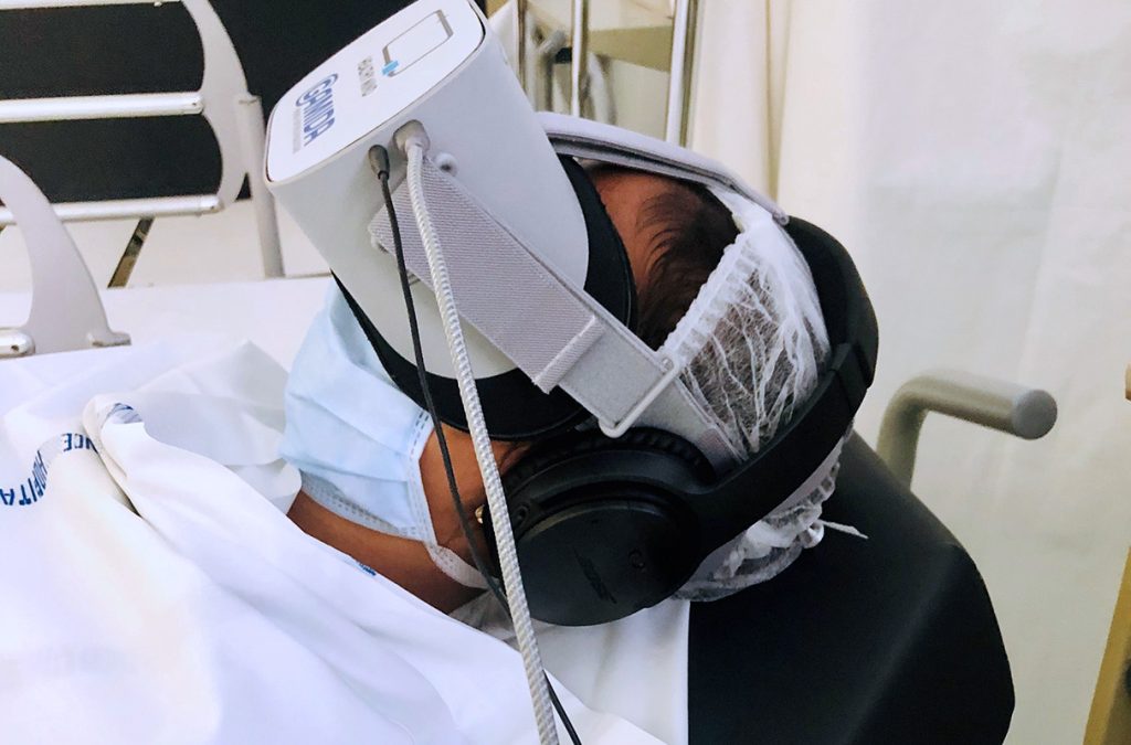 Casque de réalité virtuelle pour la relaxation liée à une opération