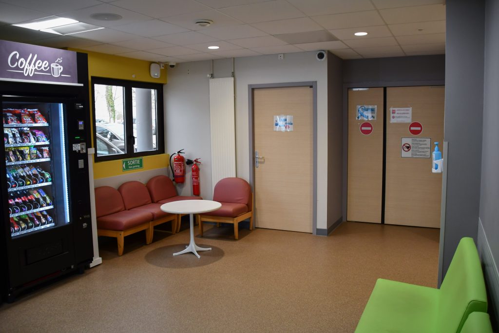 Salle d'attente de la plateforme IRM