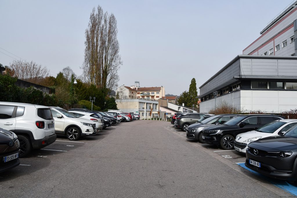 Stationner au centre Emile Gallé : Parking visiteurs